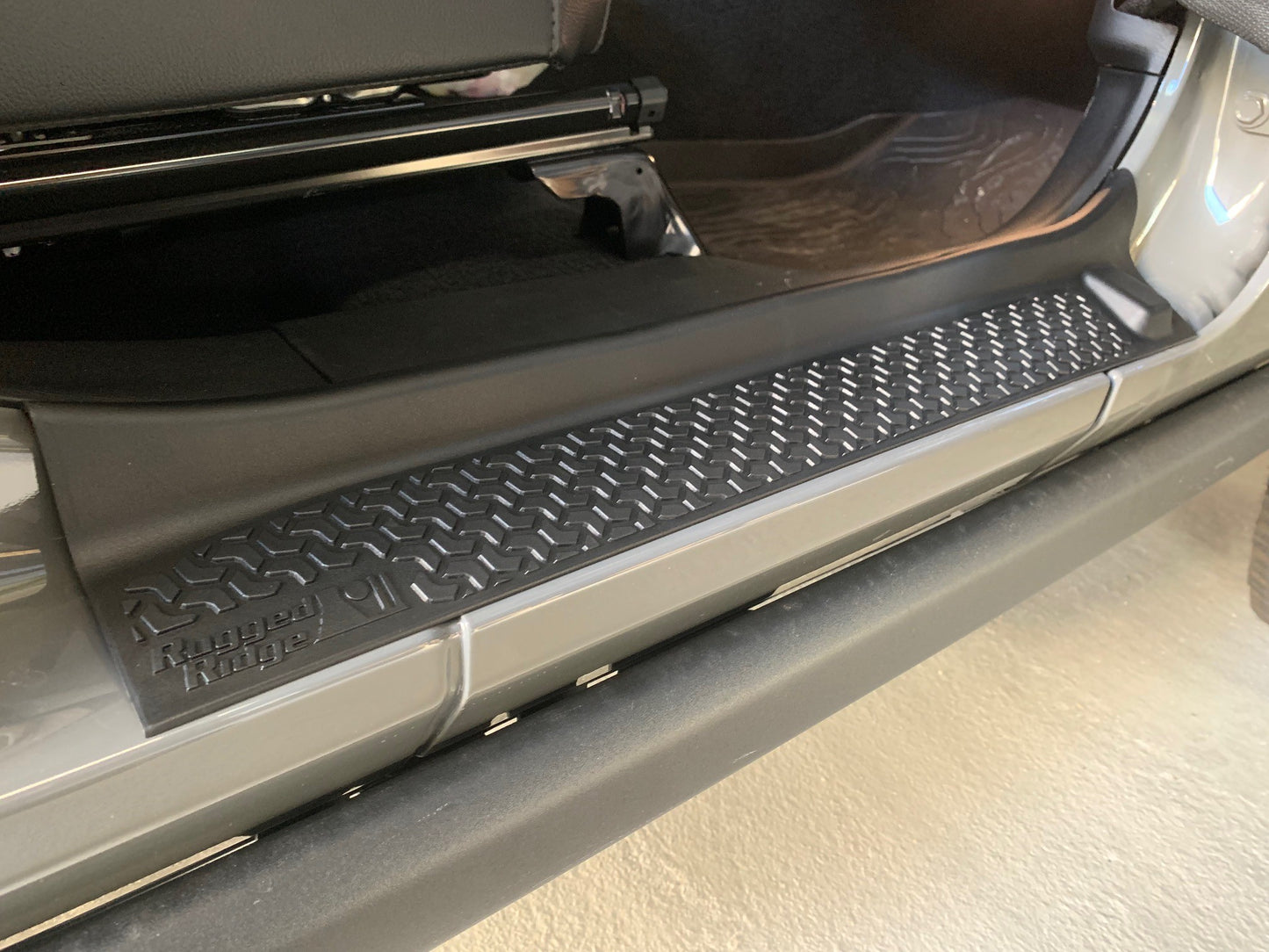 Rugged Ridge エントリーガード 4ドア用